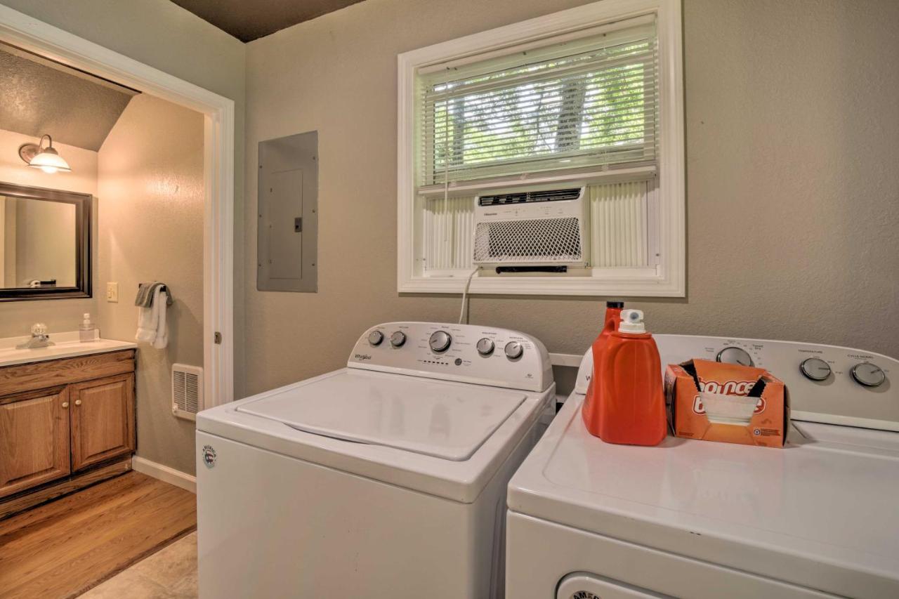 Cozy Whittier Cabin And Yard And Hot Tub, Pets Welcome Buitenkant foto
