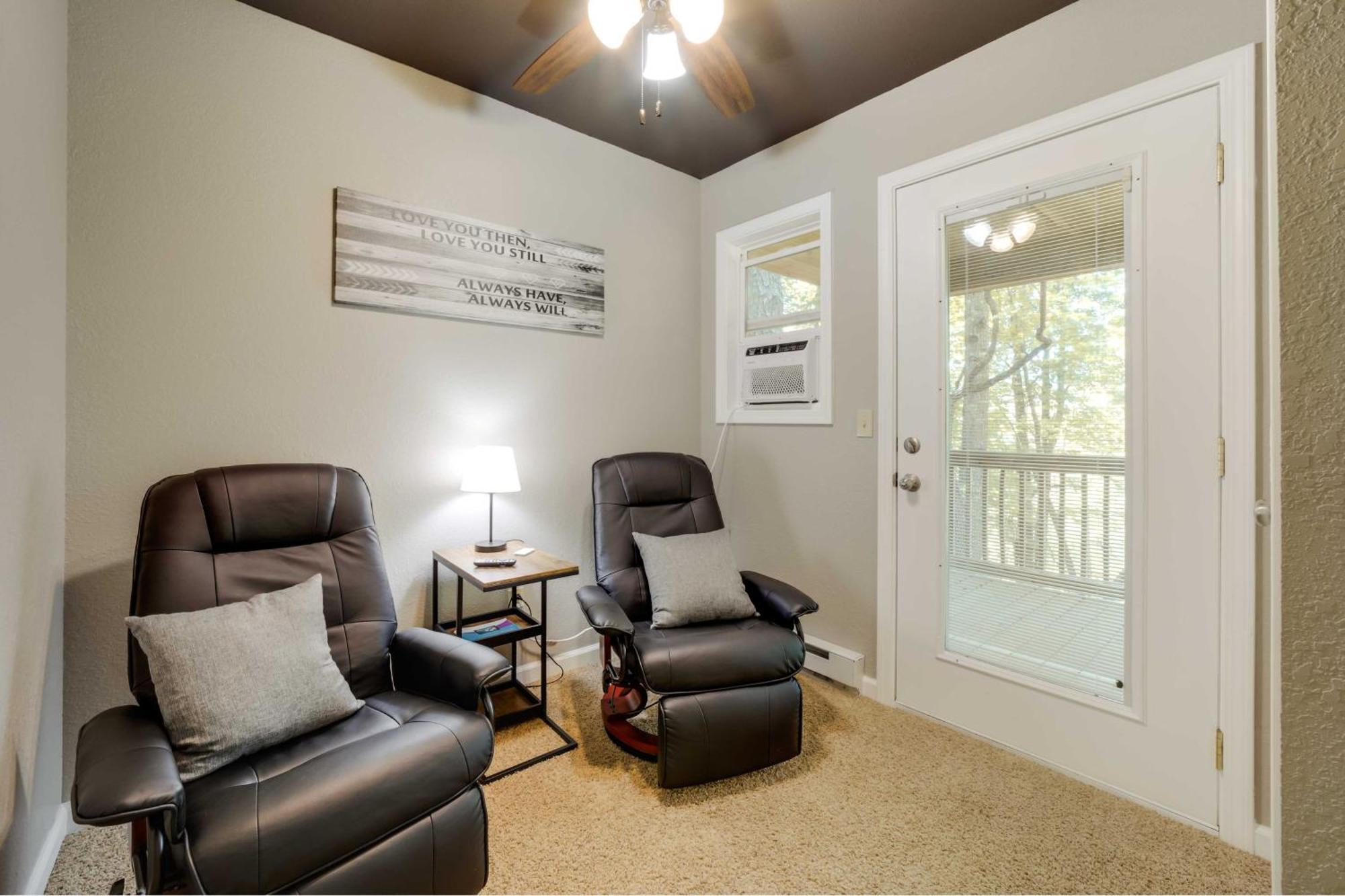 Cozy Whittier Cabin And Yard And Hot Tub, Pets Welcome Buitenkant foto
