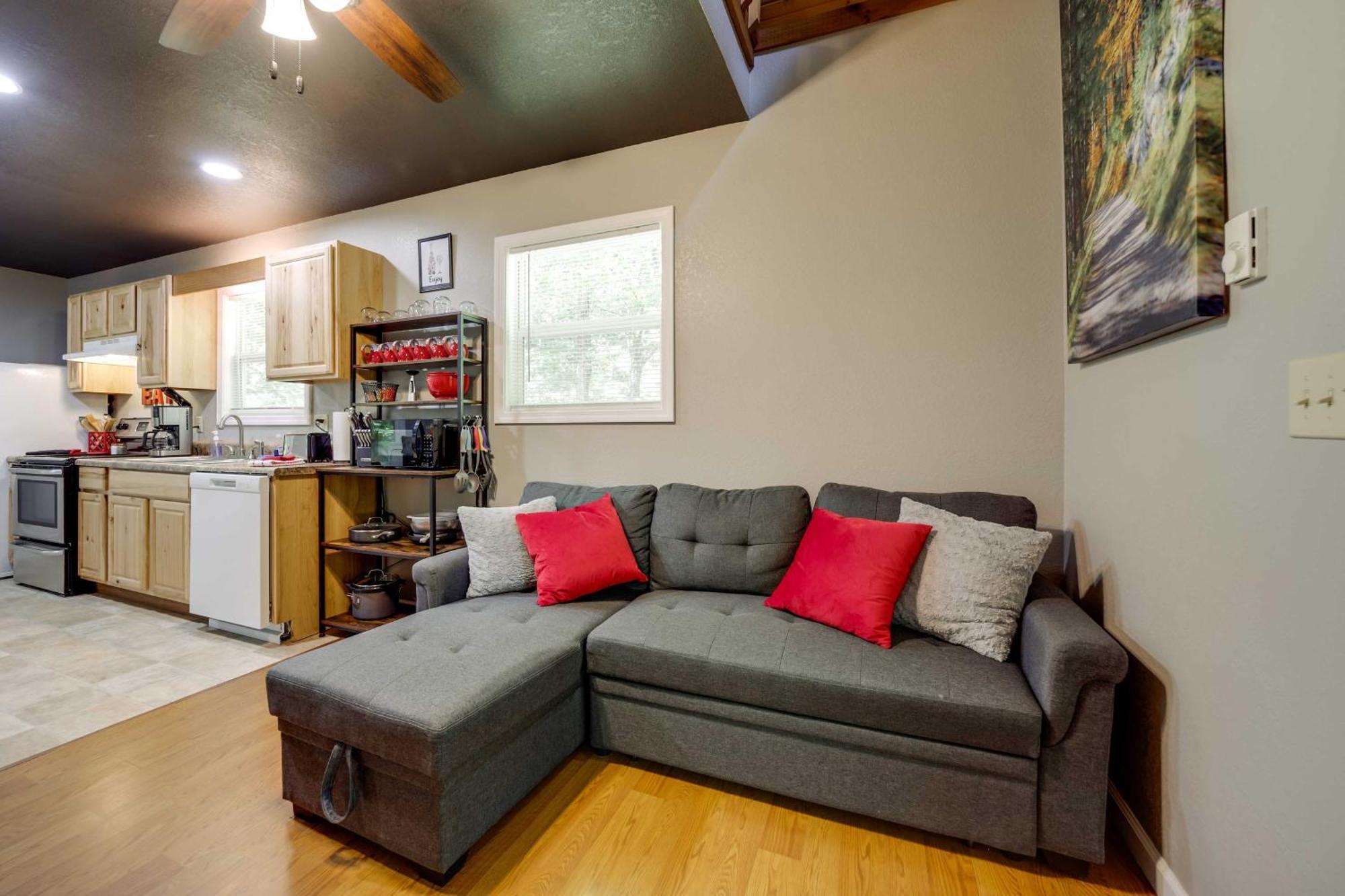 Cozy Whittier Cabin And Yard And Hot Tub, Pets Welcome Buitenkant foto