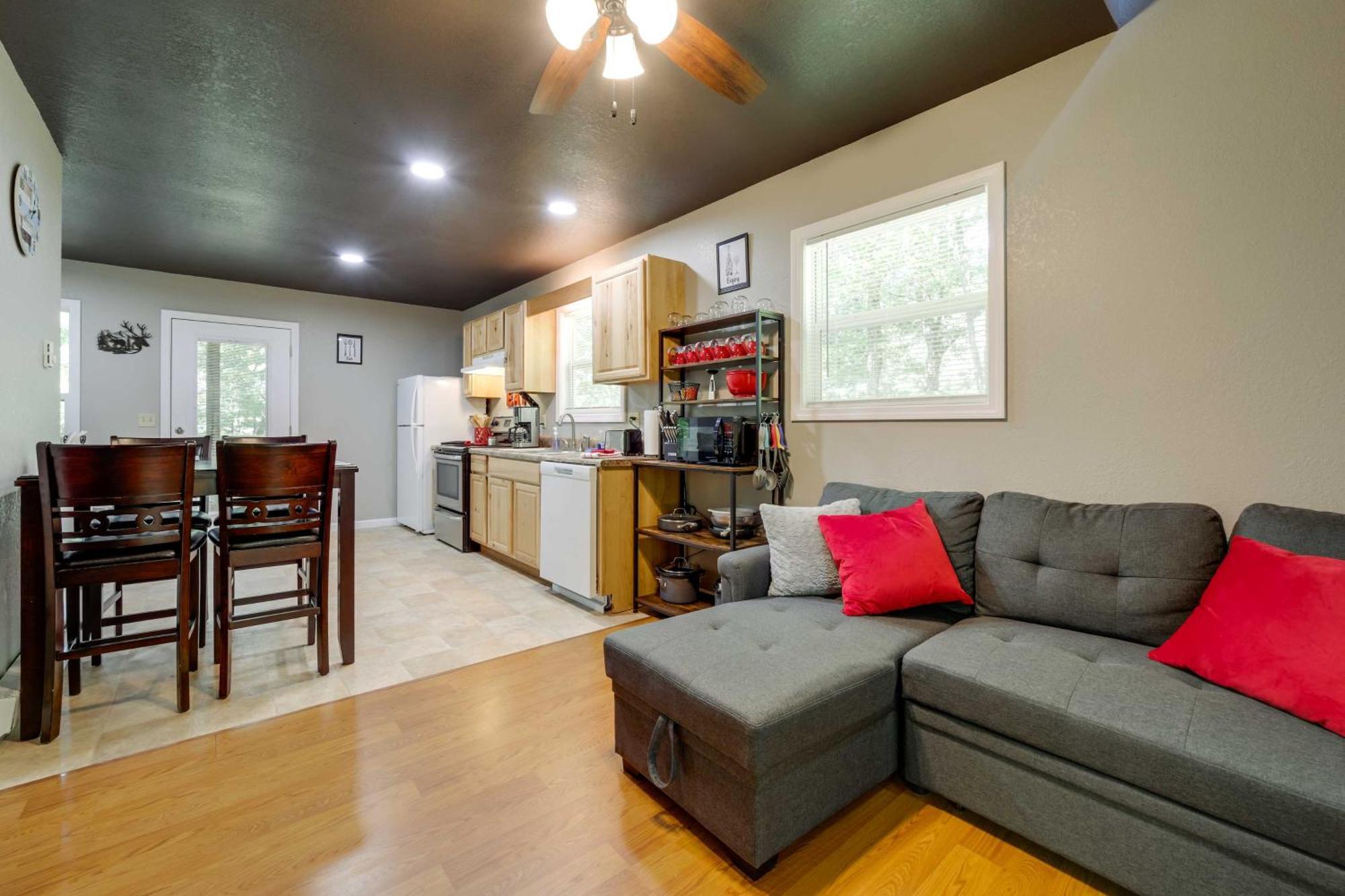 Cozy Whittier Cabin And Yard And Hot Tub, Pets Welcome Buitenkant foto