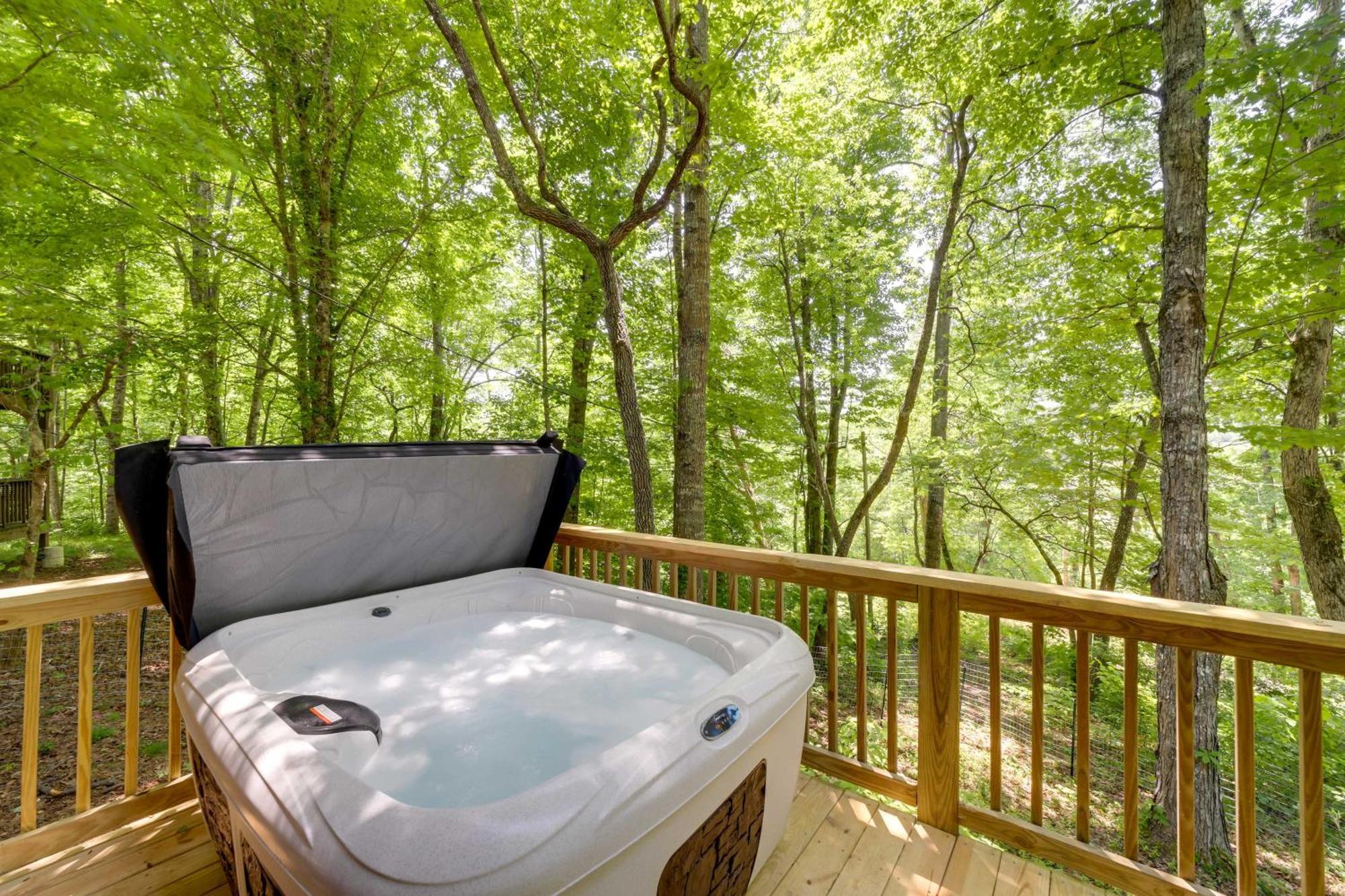 Cozy Whittier Cabin And Yard And Hot Tub, Pets Welcome Buitenkant foto