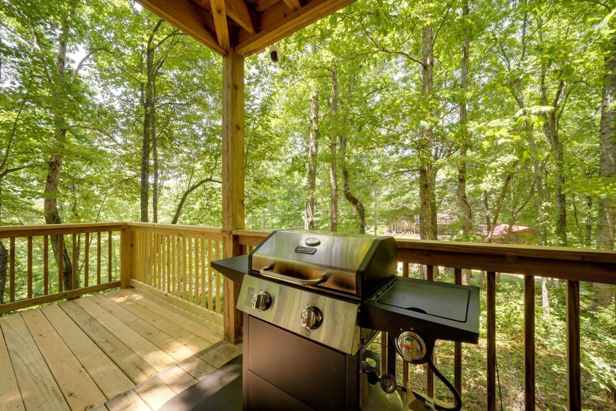 Cozy Whittier Cabin And Yard And Hot Tub, Pets Welcome Buitenkant foto