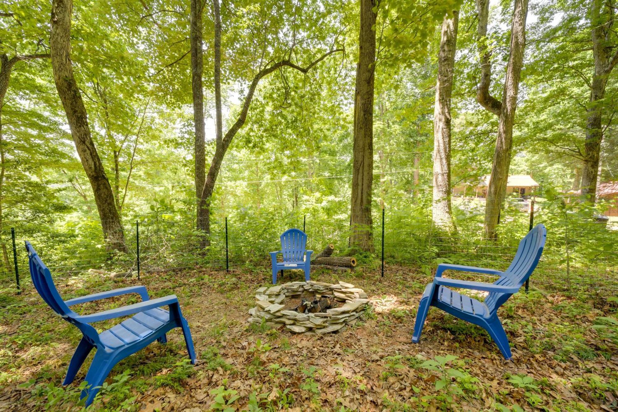 Cozy Whittier Cabin And Yard And Hot Tub, Pets Welcome Buitenkant foto