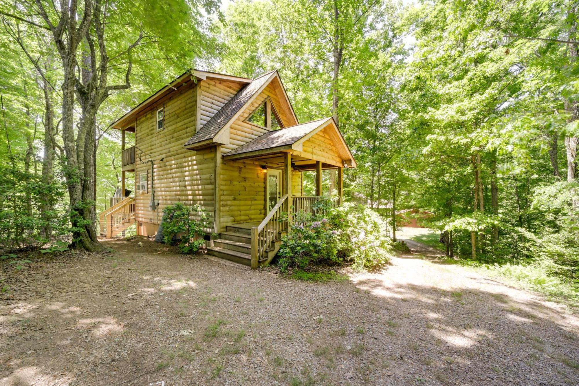 Cozy Whittier Cabin And Yard And Hot Tub, Pets Welcome Buitenkant foto