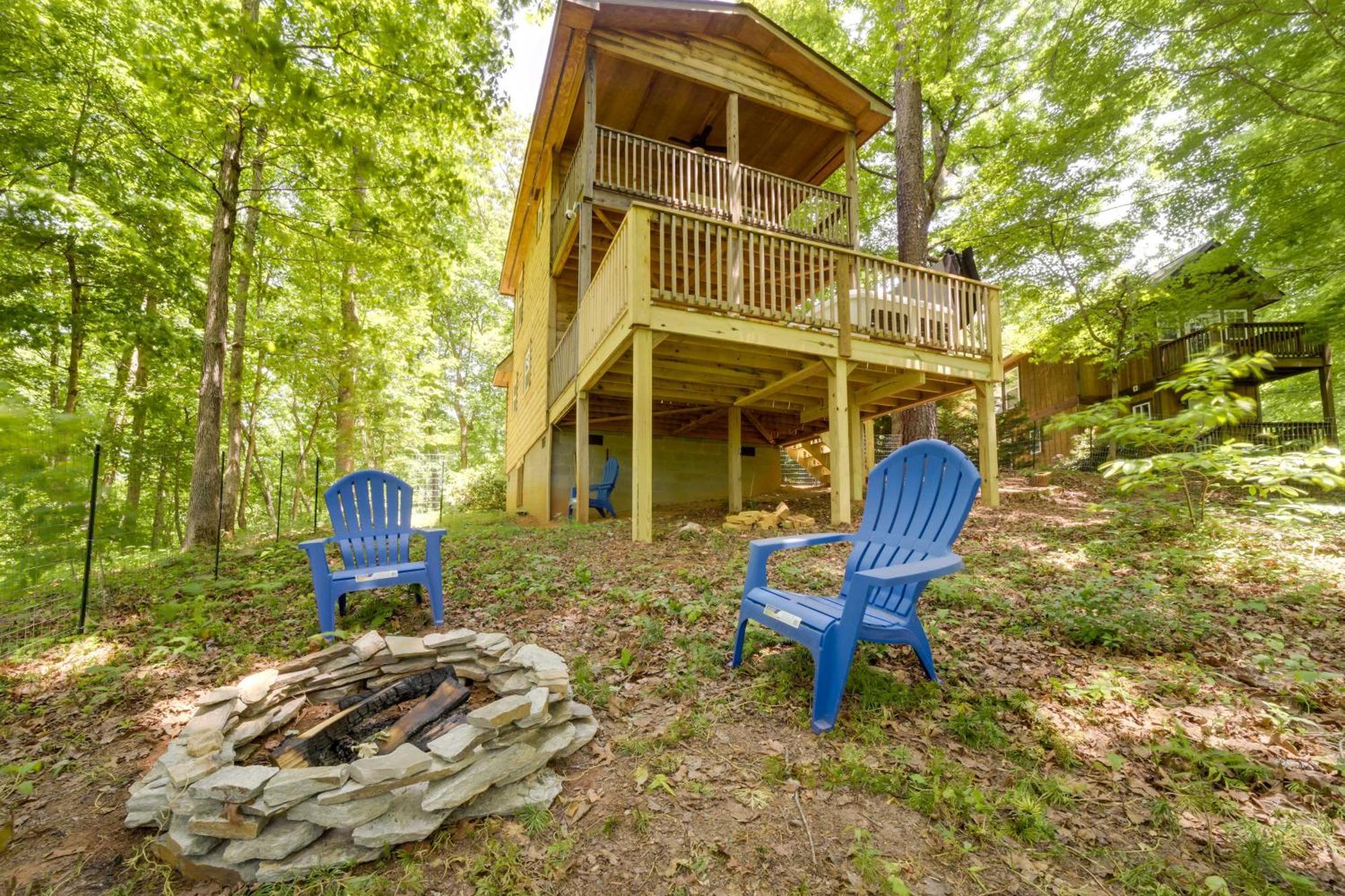 Cozy Whittier Cabin And Yard And Hot Tub, Pets Welcome Buitenkant foto